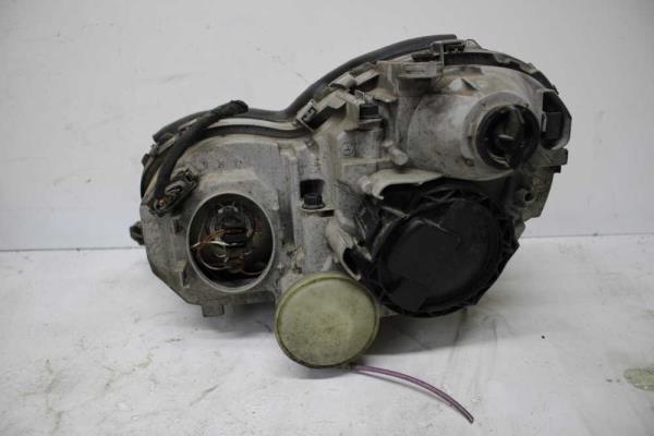 PHARE DROIT MERCEDES - Vue 2